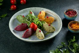 Пхали из свеклы с орехами