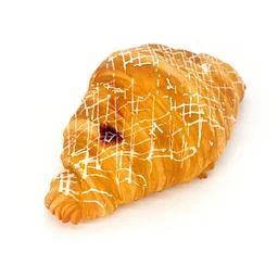 Круассан с малиной и сливками