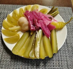 Овощи соленые в нарезке