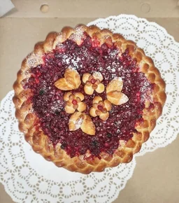 Пирог с брусникой