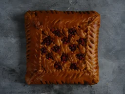 Пирог с яблоком и брусникой