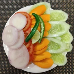 САЛАТ ИЗ СВЕЖИХ ОВОЩЕЙ / GREEN SALAD