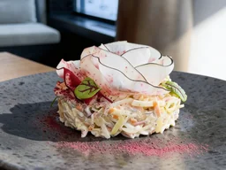 Салат с фермерской разварной говядиной и дайконом