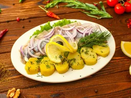Сельдь с луком картофелем
