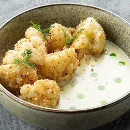 Цветная капуста с соусом блю чиз